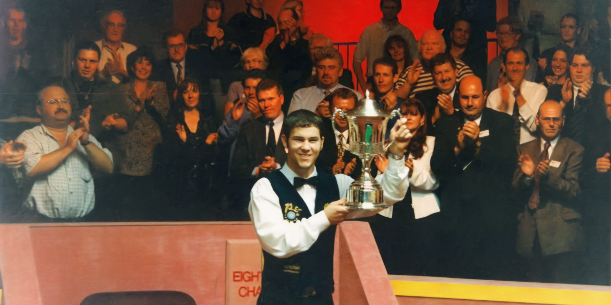 Carl Morris lifting the Embassy World Pool Championships trophy in 1998, Blackpool